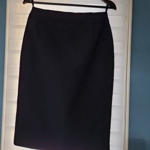 $10 high quality  skirt (6) - Picture 2 of 10